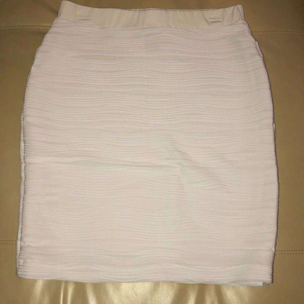 White pencil skirt